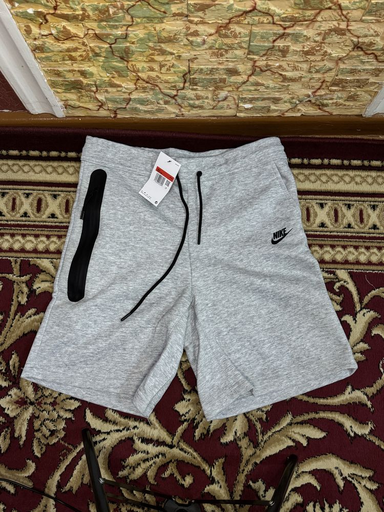 Nike Tech Fleece