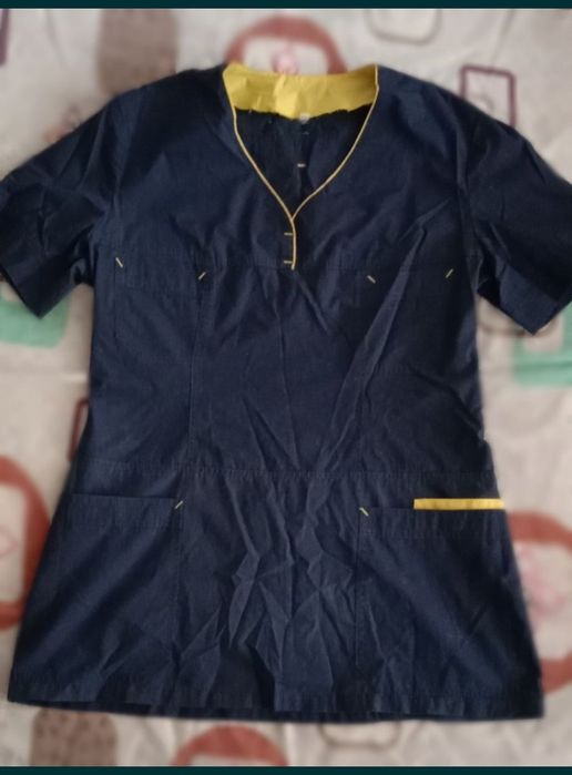 Продам медицинский костюм