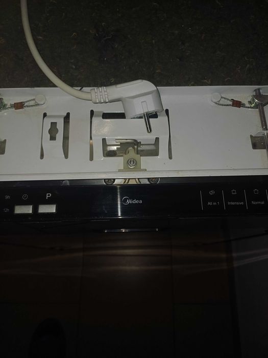 Съдомиялна "MIDEA"