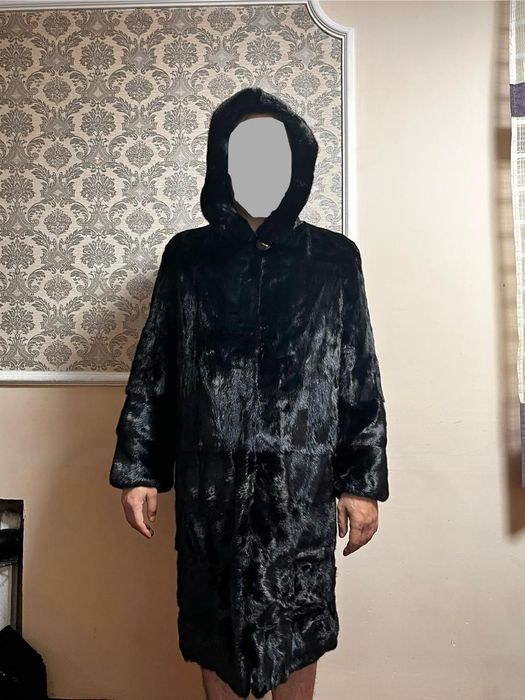 Продам норковую шубу черный бриллиант