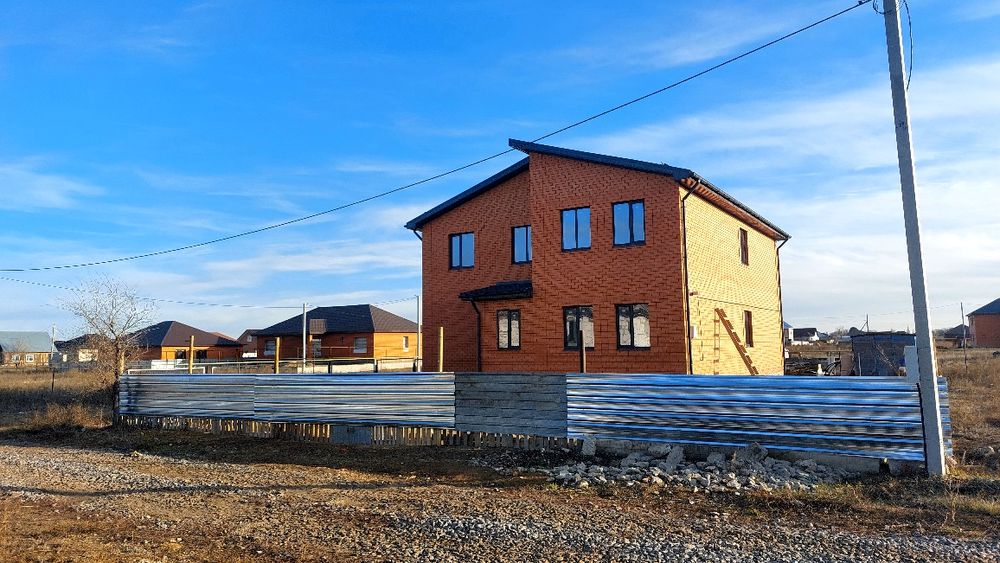 Сдам коттедж с неоконченными внутренними работами