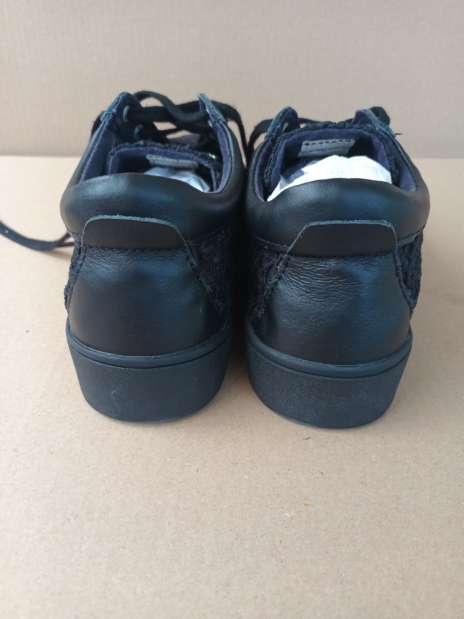Guess  оригинални дамски