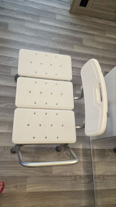 Стул скамейка в душевую ванную для людей с ограниченными возможностями