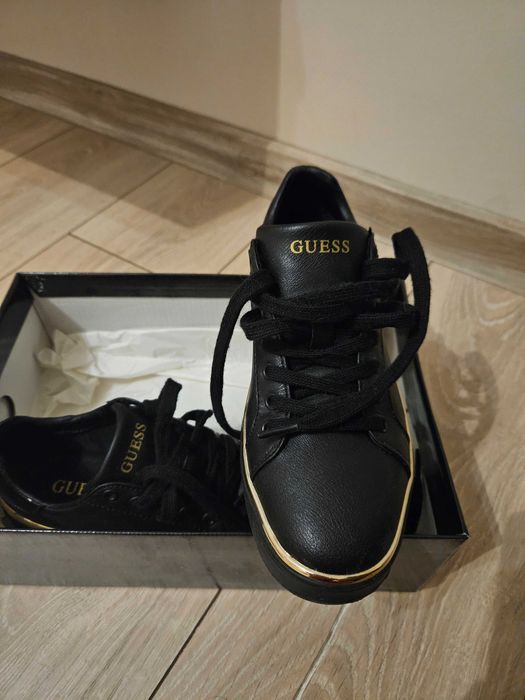 Спортни обувки GUESS