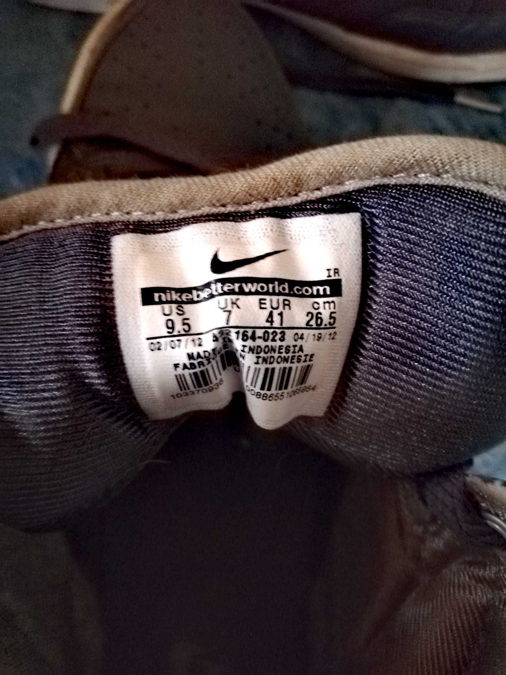 Оригинални дамски кецове Nike