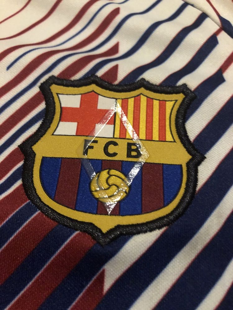 Tricou FCB pentru copii luat de la stadionul Camp Nou