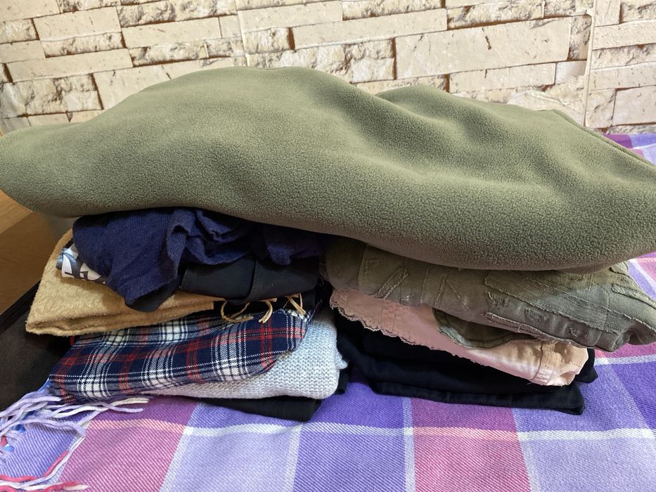 Отдам одежду женскую