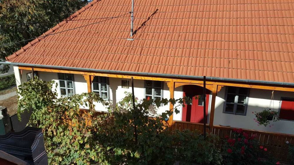 2 case si teren mare de vanzare in Peris jud. Mures