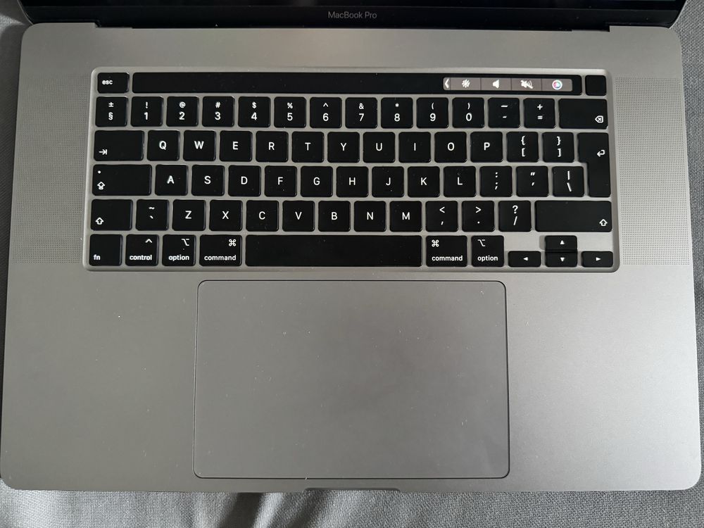 Macbook pro 16 i9 32gb 1tb 90 cicluri impecabil