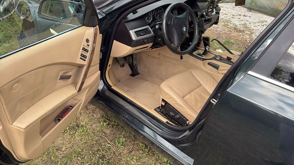 Vand  sau dezmembrez bmw e60 523i