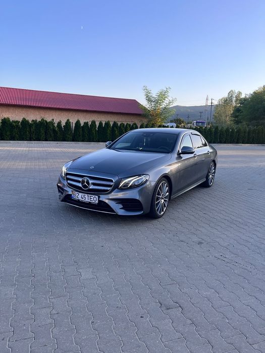 Mercedes-Benz E Vând Mercedes E Class