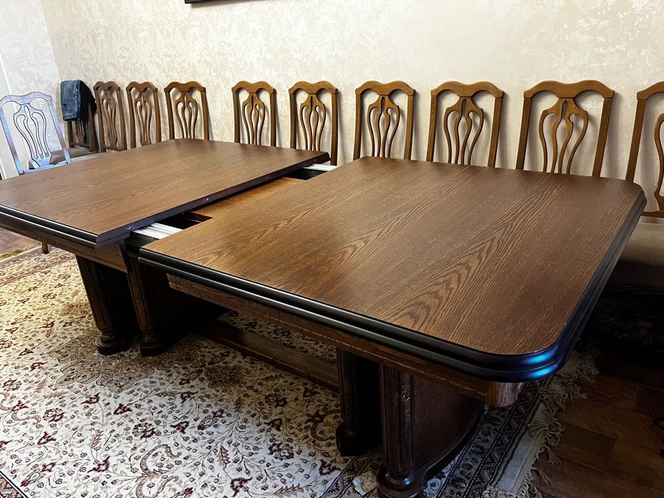 Стол со стульями