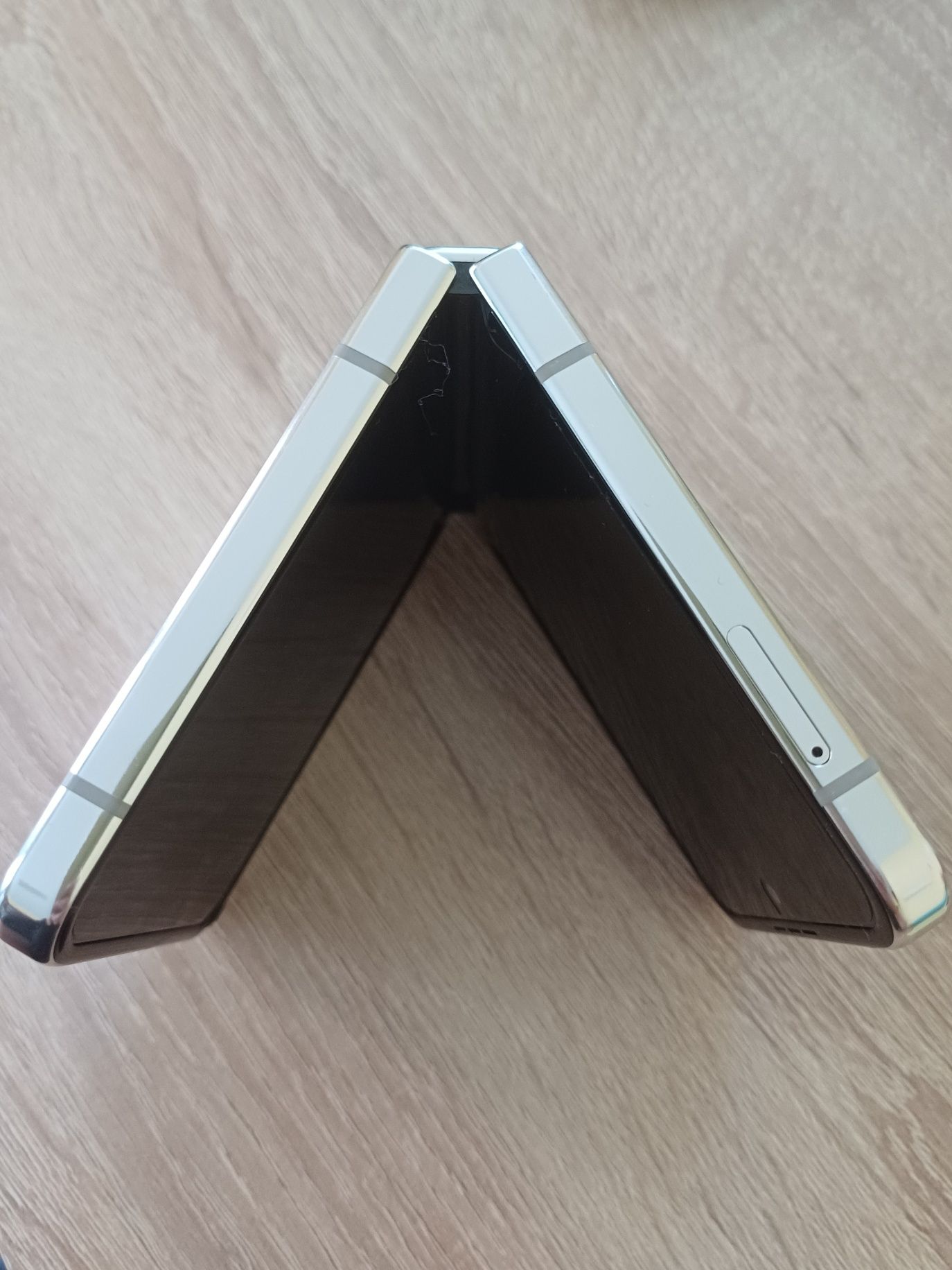 Samsung Galaxy Flip 5