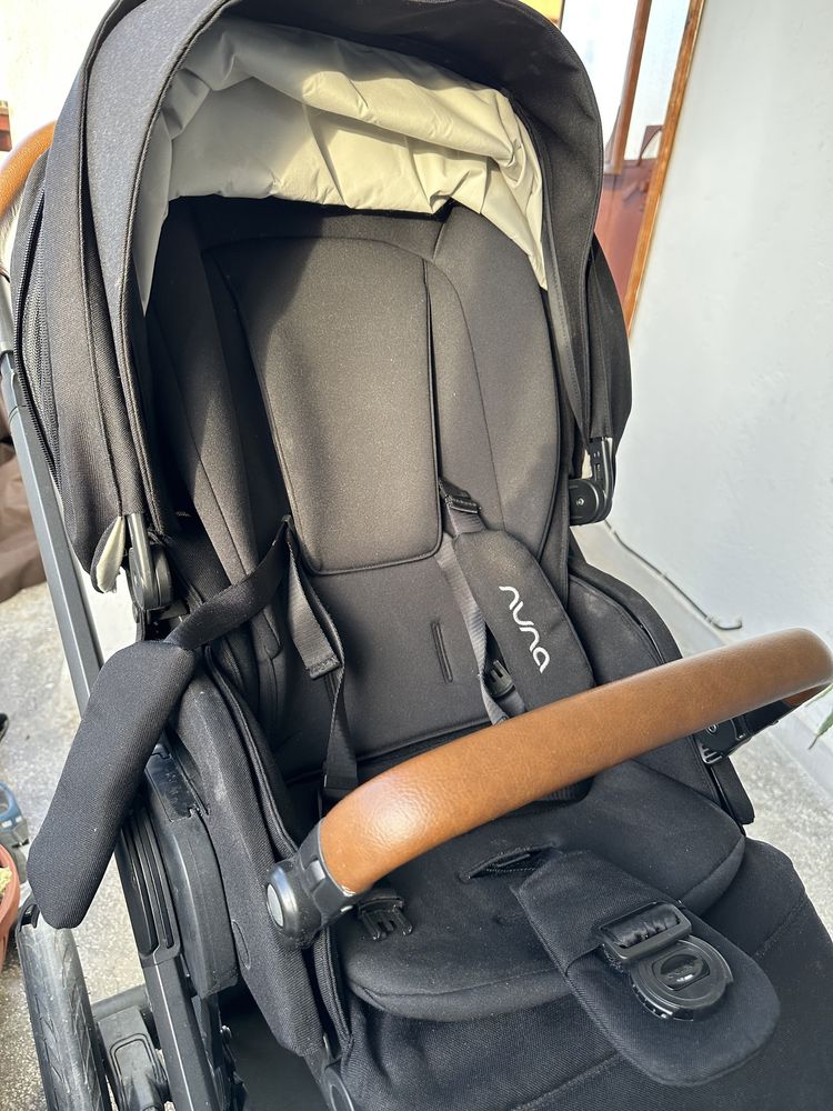 Carucior Nuna cu scoica cybex