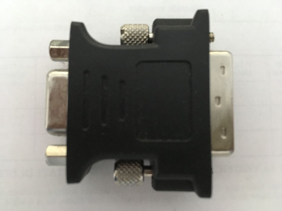 Adaptor VGA la DVI