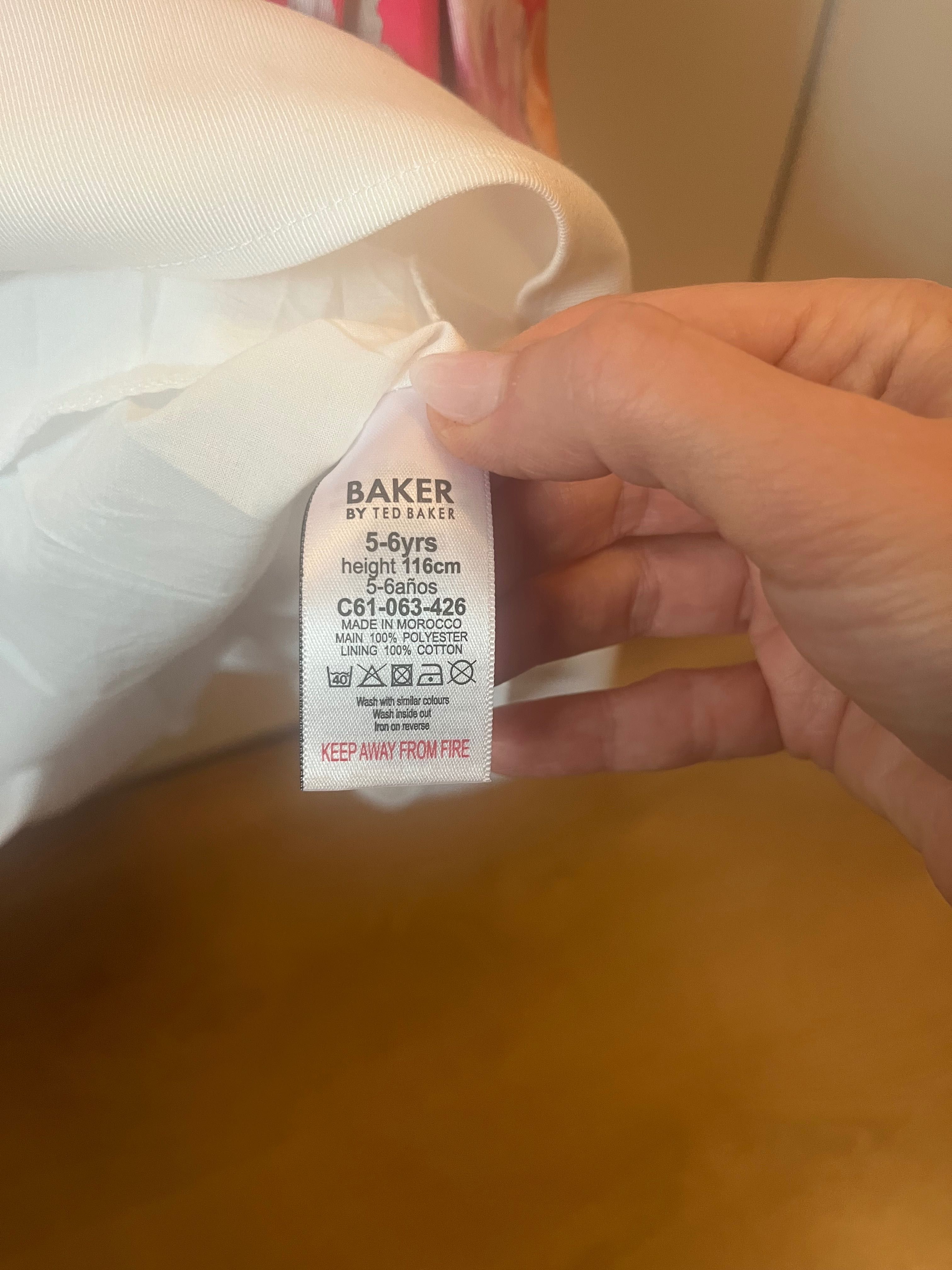 Официални рокли на Ted Baker