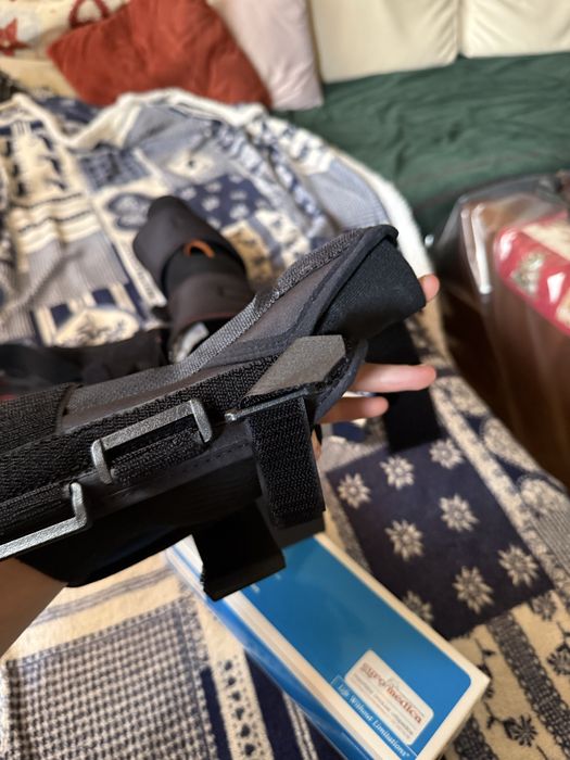 Orteza pentru police si Articulatia mainii