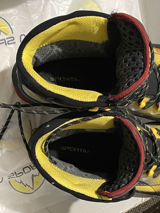 Bocanci drumetie  ghete La Sportiva nr 41,5