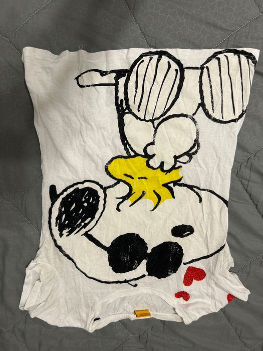 Vând cinci tricouri