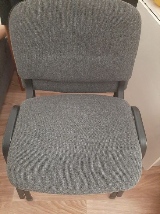 Продам стулья офисные