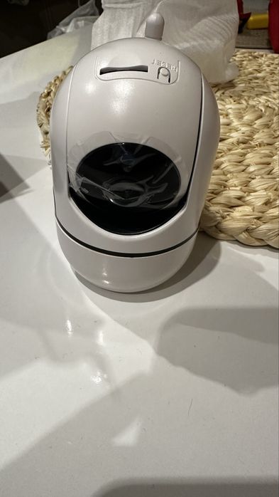 Продавам чисто нова камера с WiFi 1080 HD