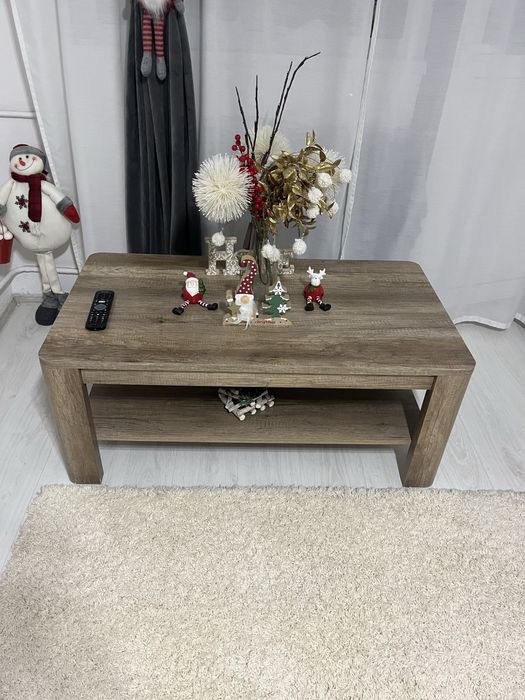 Masuta din lemn masiv