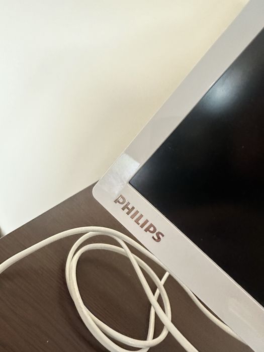 Телевизор Philips 24-инчов Full HD LED