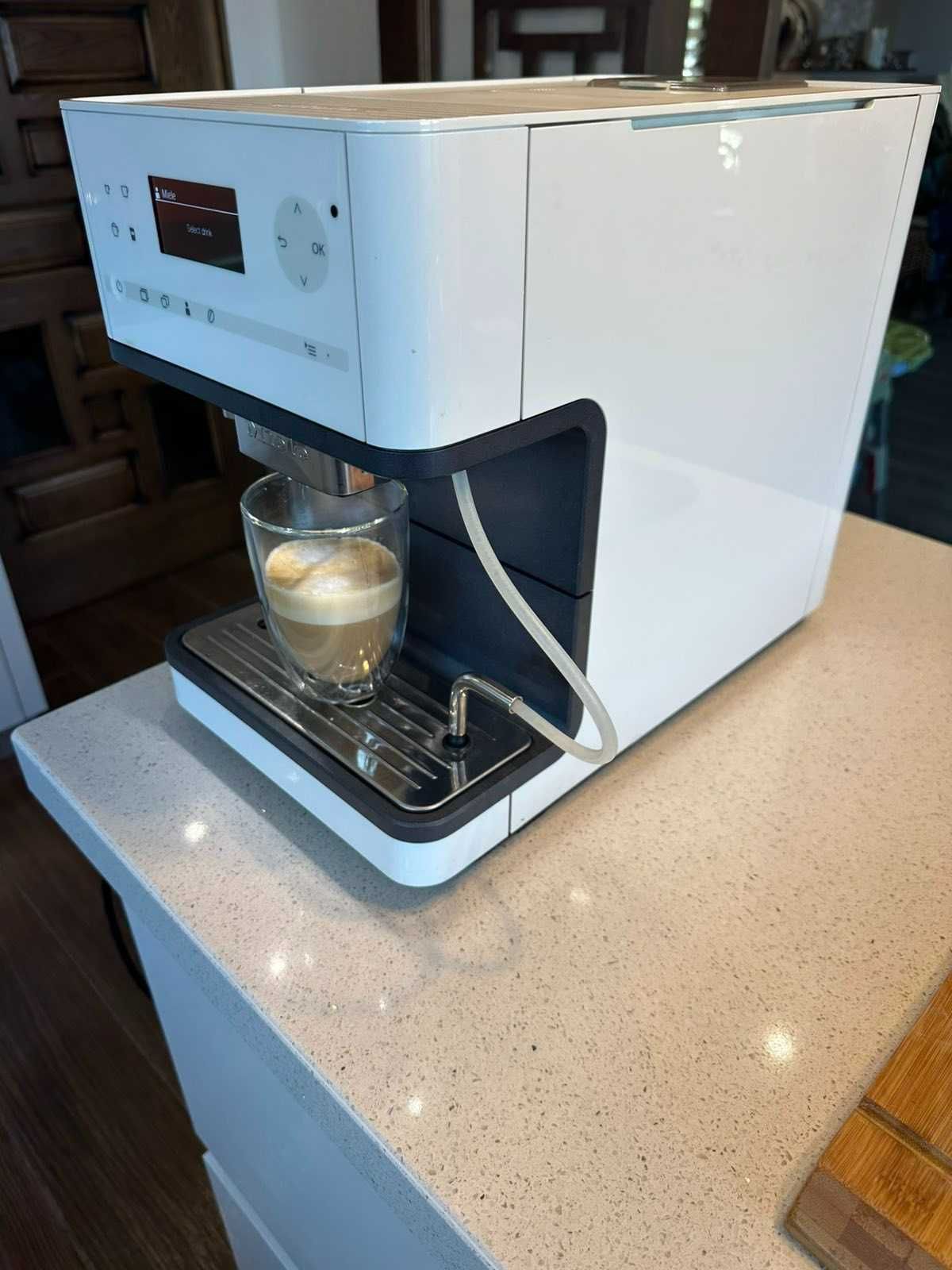 Кафемашина - робот MIELE CM 6300