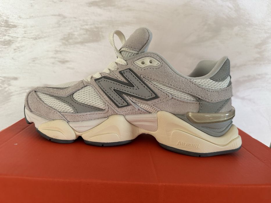 Отново New Balance 9060 MOONBEAM Sea Salt