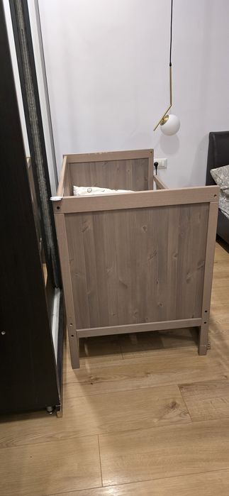 Vând pătuț Ikea Sundvik