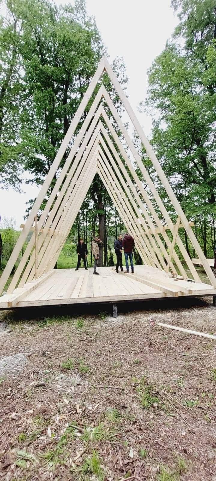 Vand cabane  ore unde în țară