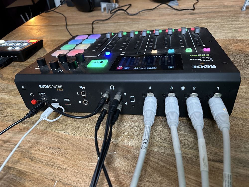 Mixer RODE Rodecaster Pro 7 canale plus sound pads