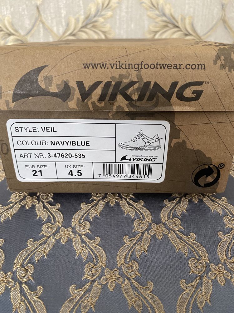 Продам новую обувь для мальчика Viking