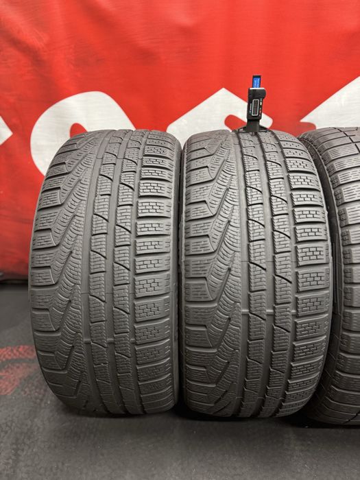 235 40 19/295 35 19, Зимни гуми, Спорт пакет,Pirelli SottoZero, 4 броя