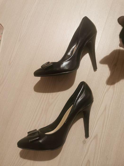 Pantofi eleganți cu toc cui