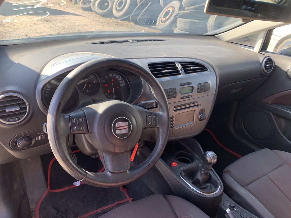 Seat Leon 2.0TDI/НЯМА СТОПОВЕ /,На части !