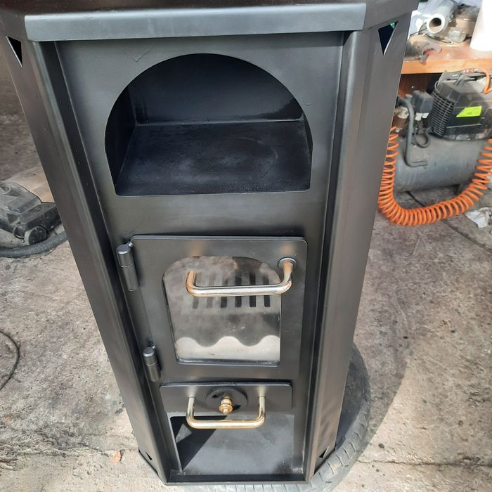 Soba tip șemineu de 6 kw  marca germană