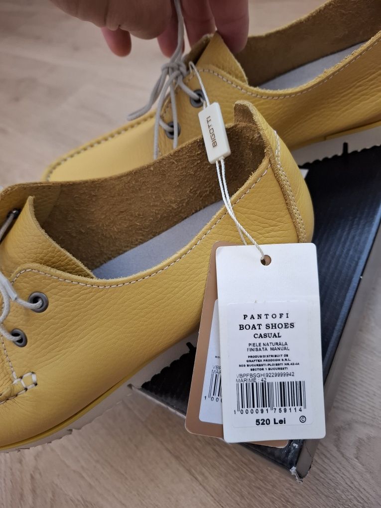 Bigotti,boat shoes galbeni piele.
