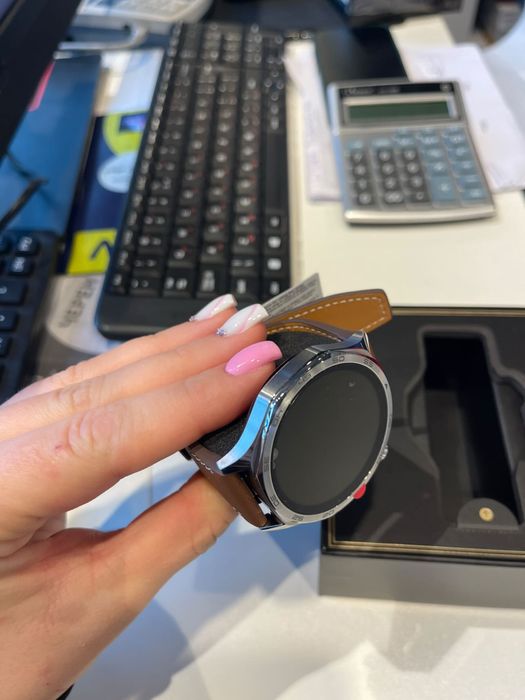 Смарт часовник Huawei Watch