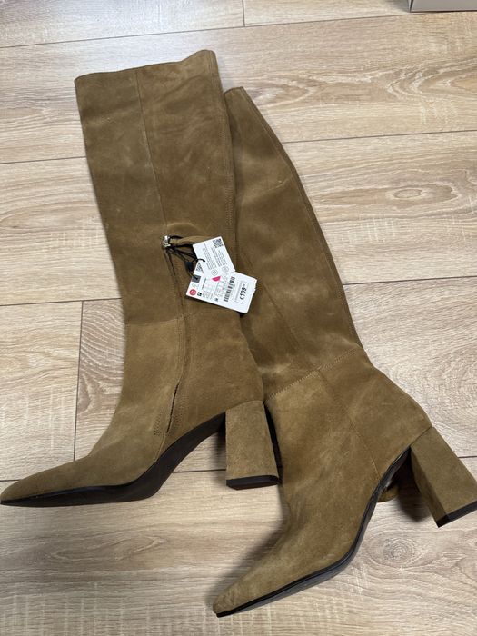 Велурени ботуши Zara