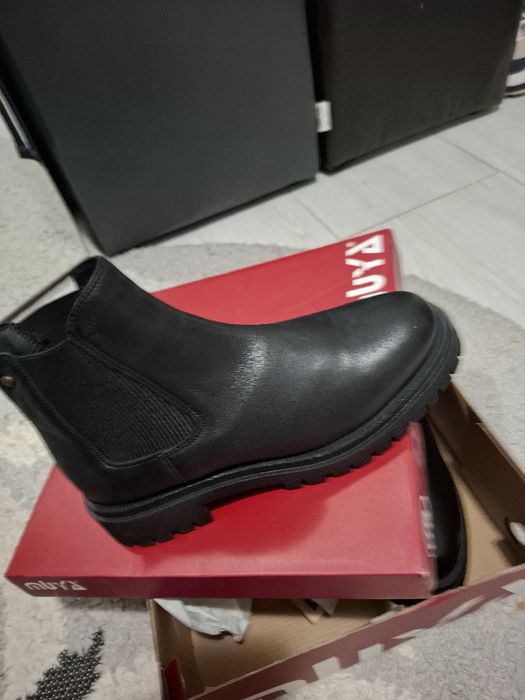 Vând ghete marimea 39 din piele naturala