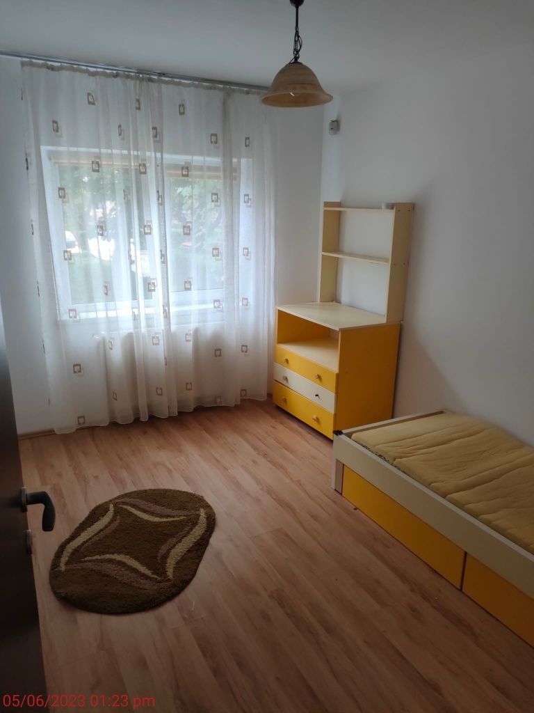 Inchiriez apartamemt 3 camere decomandat