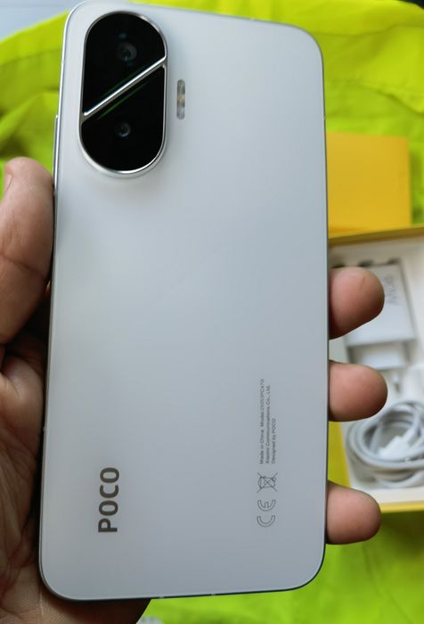 Poco f7/12-512/,перфектен,комплект възможен бартер.