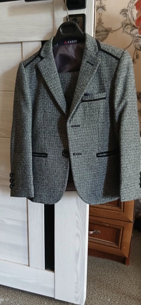 Kastyum shim komplekt.