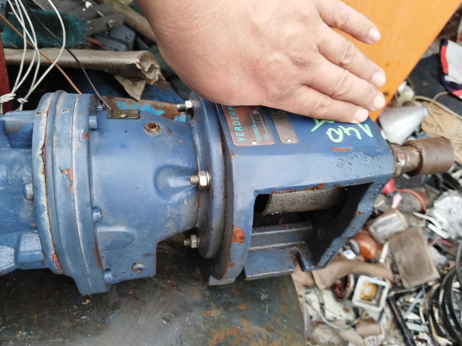 Motor cu reductor 140 rotații foraj ridicate sapa