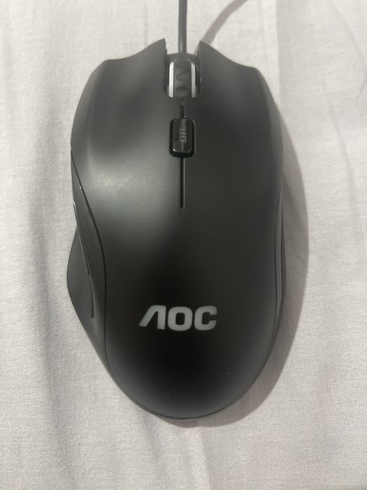 Mouse de gaming de la AOC nefolosit, lasat dintr-un kit nefolosit