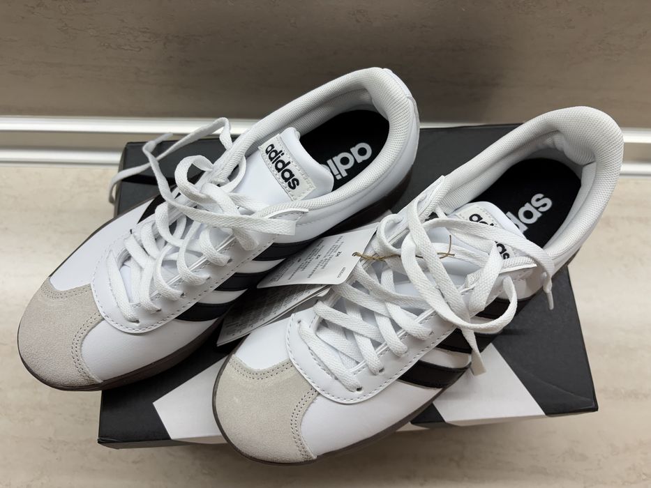 Дамски Маратонки ADIDAS .