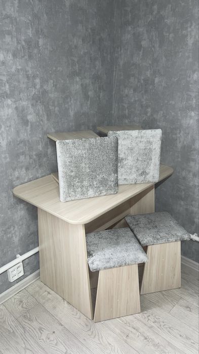 РАСПРОДАЖА! Обеденная зона комплект (кухонный стол, 4 табуретки)