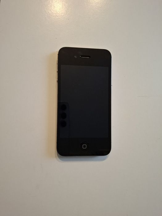 Iphone 4s в перфектно състояние, ОТКЛЮЧЕН Е.