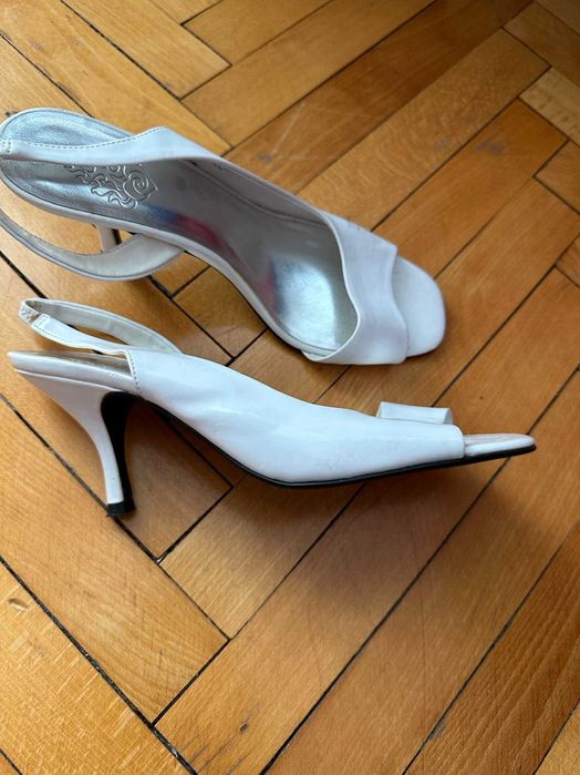 Елегантни сандали 39 номер